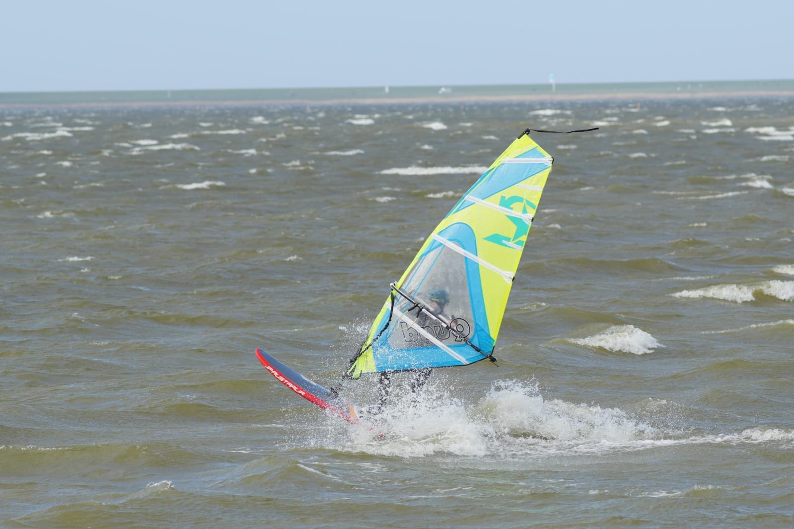 Windsurfer auf dem Wasser